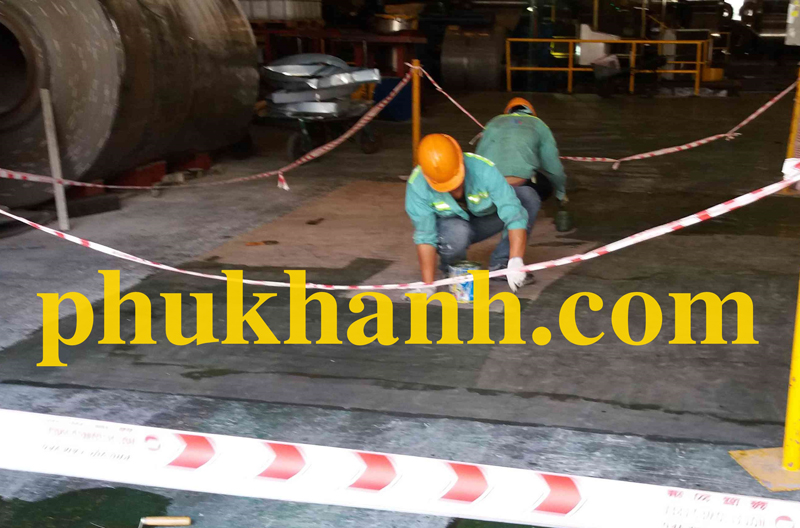 XỬ LÝ BONG TRÓC NỀN BÊ TÔNG NHÀ MÁY TÔN HOA SEN PHÚ MỸ