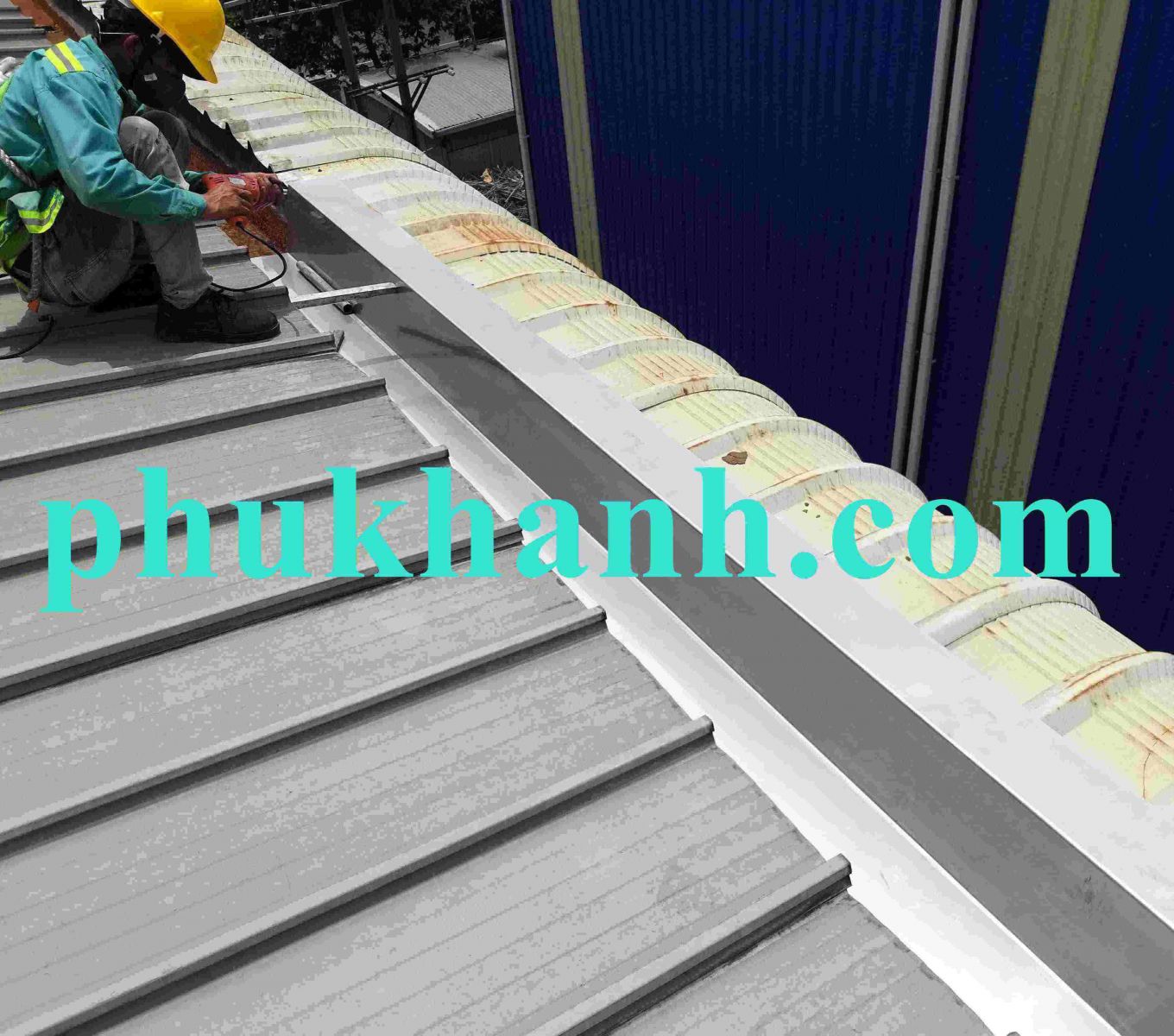 thi-cong-thay-the-mang-xoi-inox-304-nha-xuong-cong-ty-tnhh-schenker-viet-nam